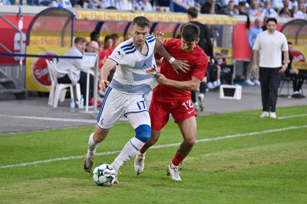 Max Besuschkow (MSV Duisburg), left, against Eryk Grzywacz (TSV Havelse), September 15, 2026, Soccer, 3rd Division, 2026–27 season, Matchday 6, MSV Duisburg vs. TSV Havelse. DFB regulations prohibit any use of photographs as image sequences and or quasi-video. Duisburg, Schauinsland Reisen Arena, North Rhine-Westphalia, Germany Team2