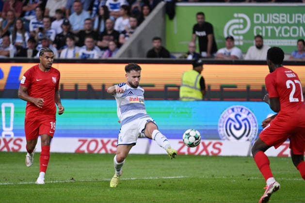 Can Coskun of MSV Duisburg (midfielder) narrowly misses with this shot on September 15, 2026, Soccer, 3rd Division, 2026–27 season, Matchday 6, MSV Duisburg vs. TSV Havelse. DFB regulations prohibit any use of photographs as image sequences and or quasi-video. Duisburg, Schauinsland Reisen Arena, North Rhine-Westphalia, Germany Team2