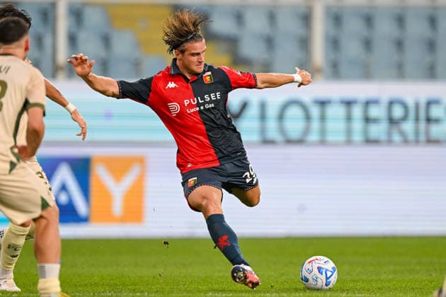GenoaÕs Lorenzo Colombo makes an attempt to score during the Italian Cup soccer match between Genoa and Sudtirol at the Luigi Ferraris Stadium in Genoa, Italy - Tuesday, September 15, 2026. - Soccer .  Copyright: xTanoxPecoraro LaPressex