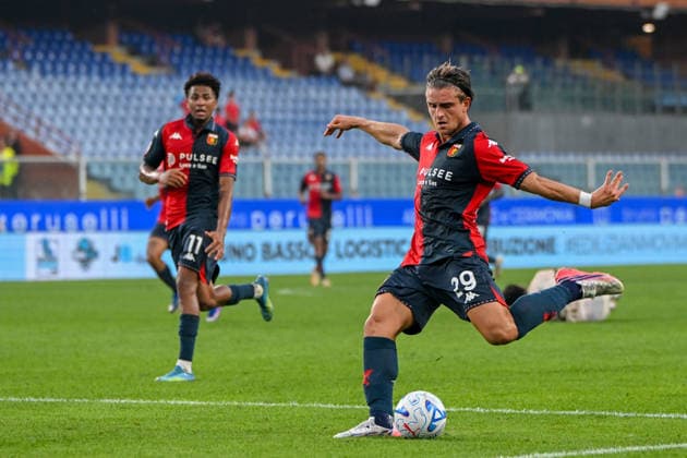 GenoaÕs Lorenzo Colombo makes an attempt to score during the Italian Cup soccer match between Genoa and Sudtirol at the Luigi Ferraris Stadium in Genoa, Italy - Tuesday, September 15, 2026. - Soccer .  Copyright: xTanoxPecoraro LaPressex