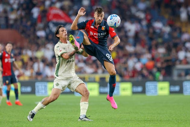 GenoaÕs Stephan El Shaarawy fights for the ball during the Italian Cup soccer match between Genoa and Sudtirol at the Luigi Ferraris Stadium in Genoa, Italy - Tuesday, September 15, 2026. - Soccer .  Copyright: xTanoxPecoraro LaPressex