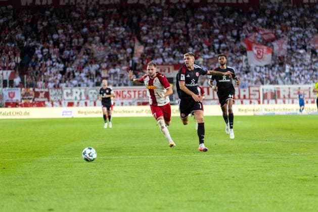 September 15, 2026, Soccer, GER, Season, 3rd Division, 2026–2027 Season, Matchday 6, SSV Jahn Regensburg vs. Fortuna Düsseldorf, Lucas Hermes, SSV Jahn Regensburg vs. Erik Wekesser, Düsseldorf. DFL regulations prohibit any use of photographs as image sequences and or quasi-video.