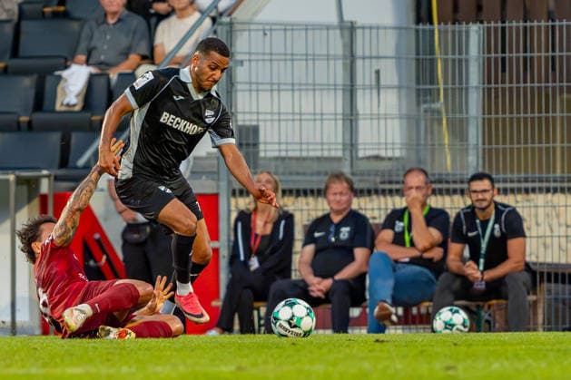 3rd Division: SG Sonnenhof Großaspach vs. Sportclub Verl, September 15, 2026, Aspach, GERMANY September 15, 2026 Amin Farouk Sportclub Verl, 7 battling for the ball during the match between SG Sonnenhof Großaspach and Sportclub Verl on Matchday 6 of the 3. Liga at the WIRmachenDRUCK Arena Copyright: xBEAUTIFULxSPORTS Steinx