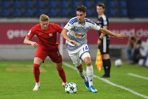 Conor Noss (MSV Duisburg), No. 14, in a tackle with Kevin Schumacher (TSV Havelse), No. 10 (GER), MSV Duisburg vs. TSV Havelse 1912, Soccer, 3rd Division, Matchday 6, 2026–2027 season, September 15, 2026 DFL DFB regulations prohibit any use of photographs as image sequences and or quasi-video GER, MSV Duisburg vs. TSV Havelse 1912, Soccer, 3rd Division, Matchday 6, 2026–2027 Season, September 15, 2026, Duisburg Copyright: xEibner-Pressefoto ThomasxThienelx EP_TTL