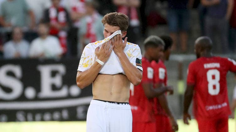 September 15, 2026, xfsx, Men s, Soccer, 2026–2027 Season, 3rd Division, Matchday 6: FC Würzburger Kickers vs. Alemannia Aachen; Matti Wagner (left) from Alemannia Aachen looking disappointed; disappointment; Würzburg AKON ARENA, Bavaria, Germany