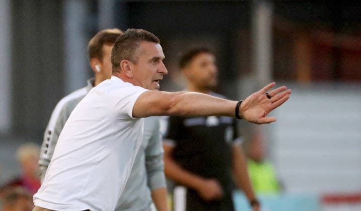 September 15, 2026, xfsx, Men s, Soccer, 2026–2027 Season, 3rd Division, Matchday 6: FC Würzburger Kickers vs. Alemannia Aachen; Coach Mersad Selimbegovic; Alemannia Aachen gives instructions, gesticulates with his arms; still image; Würzburger Kickers AKON ARENA, Bavaria, Germany