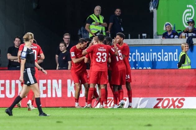 Sports, Soccer, 3rd Division, 2026–2027 Season, Matchday 6: MSV Duisburg vs. TSV Havelse, September 15, 2026, Schauinsland Reisen Arena: TSV Havelse celebrates after taking a 1–0 lead thanks to a goal by Donald Nduka (Havelse 27); the players are celebrating at the Schauinsland Reisen Arena in Duisburg, North Rhine-Westphalia, Germany