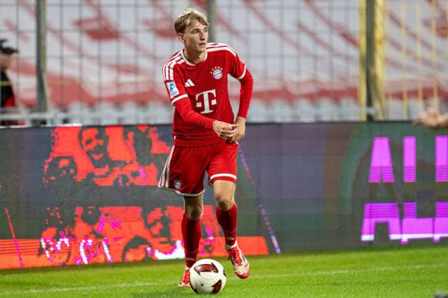 Artur Degraf 7 FC Bayern Munich Amateurs, FC Bayern II vs. FC Augsburg II, Soccer, Bavarian Regional League, Matchday 9, September 15, 2026. DFB regulations prohibit any use of photographs as image sequences and or quasi-video. Munich, Bavaria, Germany Copyright: xkolbert-press UlrichxGamelx