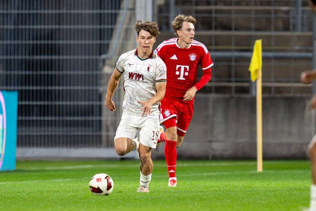 Jonas Ruf 18 FC Augsburg II, Artur Degraf 7 FC Bayern Munich Amateurs, FC Bayern II vs. FC Augsburg II, Soccer, Bavarian Regional League, Matchday 9, September 15, 2026. DFB regulations prohibit any use of photographs as image sequences and or quasi-video. Munich, Bavaria, Germany Copyright: xkolbert-press UlrichxGamelx