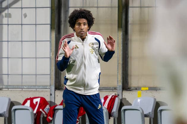 Head Coach Dante Bonfim Costa Santos of FC Bayern Munich s amateur team was startled, FC Bayern II vs. FC Augsburg II, Soccer, Bavarian Regional League, Matchday 9, September 15, 2026. DFB regulations prohibit any use of photographs as image sequences and or quasi-video. Munich, Bavaria, Germany Copyright: xkolbert-press UlrichxGamelx