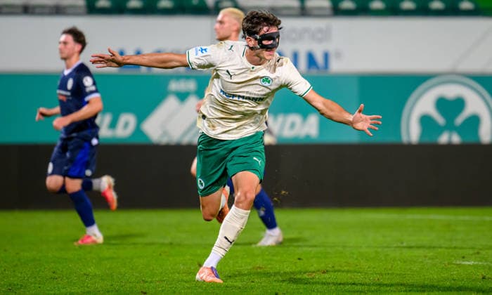 September 15, 2025 Soccer Season 2025–2026 Bavarian Regional League Matchday 09 SpVgg Greuther Fürth Fürth II U23 Kleeblatt TSV 1860 Munich Löwen xwoxzix Goal celebration Cheering Joy after a goal Shot on goal for the 1–1 equalizer by Jakob Engel in the 35th minute, SpVgg Greuther Fürth II