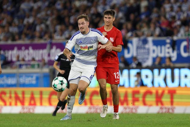 Aljaz Casar of MSV Duisburg and Eryk Grzywacz of TSV Havelse battle for the ball during the 3. Liga match between MSV Duisburg and TSV Havelse at the Schauinsland Reisen Arena on September 15, 2026, in Duisburg, Germany. Photo by Oliver Kaelke, DeFodi Images. Aljaz Casar of MSV Duisburg and Eryk Grzywacz of TSV Havelse battle for the ball during the 3. Liga match between MSV Duisburg and TSV Havelse at Schauinsland Reisen Arena on September 15, 2026 in Duisburg, Germany. Photo by Oliver Kaelke, DeFodi Images. DFB and DFL regulations prohibit any use of photographs as image sequences and or quasi-video. Photo by Oliver Kaelke, DeFodi Images.