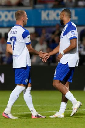 September 15, 2026, Hänsch Arena, Meppen, GER, 3rd Division, Matchday 6: SV Meppen vs. Viktoria Köln, Jannic Ehlers (SV Meppen 17) and Cyrill Akono (SV Meppen 9) after the goal that narrowed the score. DFL REGULATIONS PROHIBIT ANY USE OF PHOTOGRAPHS AS IMAGE SEQUENCES AND OR QUASI-VIDEO. Meppen, Lower Saxony, Hänsch Arena