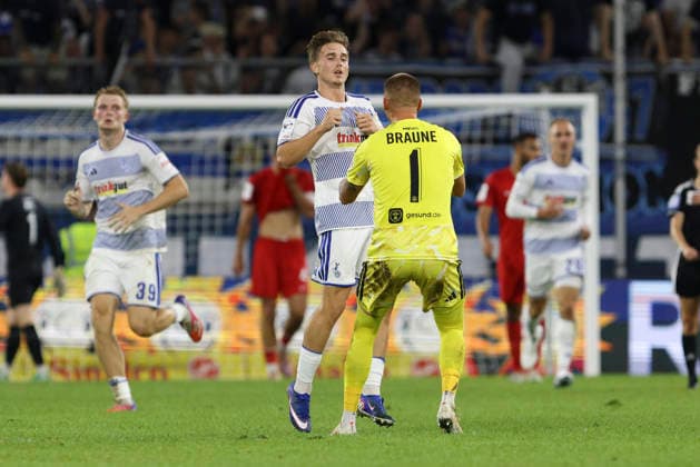 Patrick Sussek of MSV Duisburg celebrates the goal with his teammates after scoring the 1-1 equalizer during the 3. Liga match between MSV Duisburg and TSV Havelse at Schauinsland Reisen Arena on September 15, 2026, in Duisburg, Germany. Photo by Oliver Kaelke, DeFodi Images. Patrick Sussek of MSV Duisburg celebrates with his teammates after scoring his team’s first goal during the 3. Liga match between MSV Duisburg and TSV Havelse at Schauinsland Reisen Arena on September 15, 2026 in Duisburg, Germany. Photo by Oliver Kaelke, DeFodi Images. DFB and DFL regulations prohibit any use of photographs as image sequences and or quasi-video. Photo by Oliver Kaelke, DeFodi Images.