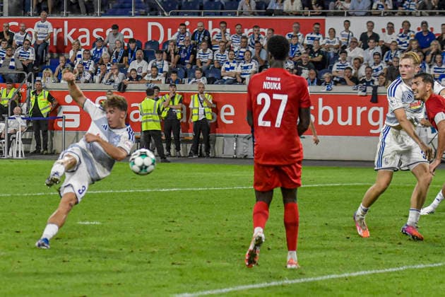 Patrick Sussek of Duisburg, age 37, scores the goal on 1 1 15 09 2026 ¢ Soccer ¢ MSV Duisburg vs. TSV Havelse, Schauinsland Reisen Arena, Duisburg, DFB and DFL regulations prohibit any use of photographs as image sequences and or quasi-video Copyright: xpepphotox xSaschaxWeizx pep00321, pep_20260915_hm