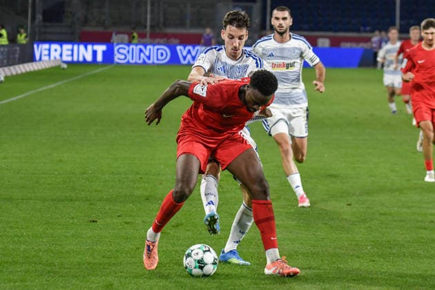 v li in a one-on-one v li in a one-on-one Donald Nduka Havelse 27 Conor Noß Noss Duisburg 14 15 09 2026 ¢ Soccer ¢ MSV Duisburg vs. TSV Havelse, Schauinsland Reisen Arena, Duisburg, DFB DFL REGULATIONS PROHIBIT ANY USE OF PHOTOGRAPHS AS IMAGE SEQUENCES AND OR QUASI-VIDEO NRW Germany Copyright: xpepphotox xSaschaxWeizx pep00321, pep_20260915_hm