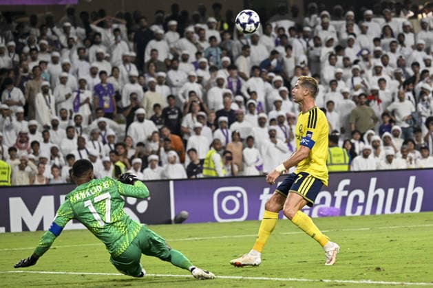 Al Ain v Al-Nassr - AFC Champions League AL AIN, UNITED ARAB EMIRATES - SEPTEMBER 15: Al-Nassr s Cristiano Ronaldo battles with opponents during the AFC Champions League match between Al Ain and Al-Nassr at Hazza Bin Zayed Stadium in Al Ain, United Arab Emirates, on September 15, 2026. Hassan al Raisi Anadolu Abu Dhabi United Arab Emirates. Editorial use only. Please get in touch for any other usage.  Copyright: x2026xAnadoluxHassanxalxRaisix