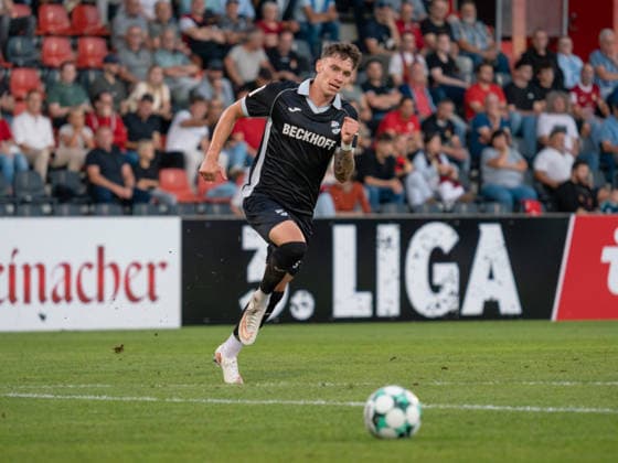 Cropped photo: Tim Heike (SC Verl), age 25, with the ball; full-body single image; archive; cropped; GER; soccer; SG Sonnenhof Grossaspach vs. SC Verl; 3rd Division; Matchday 6; Aspach; 2026–2027 season; September 15, 2026 GER, soccer, SG Sonnenhof Grossaspach vs. SC Verl, 3rd League, Matchday 6, 2026–2027 season, September 15, 2026 Aspach Copyright: xCarstenxSchweringx EP_CSG