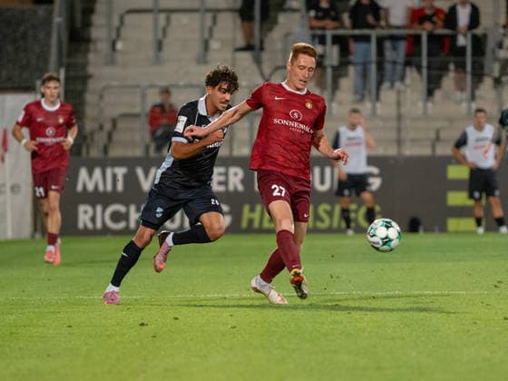 Tackle by Loris Maier (SG Sonnenhof Grossaspach, 27) as he holds off Antonio Foti (SC Verl, 26, GER), Soccer, SG Sonnenhof Grossaspach vs. SC Verl, 3rd League, Matchday 6, Aspach, 2026–2027 season, September 15, 2026 GER, Soccer, SG Sonnenhof Grossaspach vs. SC Verl, 3rd Division, Matchday 6, 2026–2027 season, September 15, 2026 Aspach Copyright: xCarstenxSchweringx EP_CSG