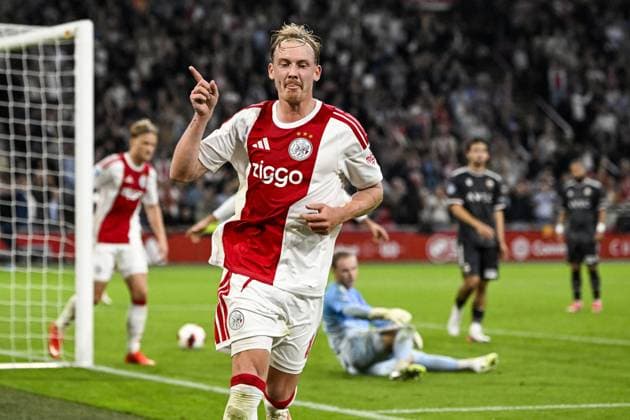 AMSTERDAM - Julian Brandt of Ajax celebrates the 2-0 during the Dutch Eredivisie match between Ajax and Willem II at the Johan Cruijff ArenA on September 15, 2026, in Amsterdam, the Netherlands. OLAF KRAAK ANP Eredivisie 2026 27 xVIxANPxSportx xxANPxIVx 568736934 originalFilename: 568736934.jpg