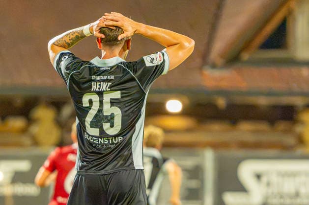 3rd Division: SG Sonnenhof Großaspach vs. Sportclub Verl, September 15, 2026, Aspach, GERMANY September 15, 2026 Tim Heike Sportclub Verl, 25, after a missed scoring opportunity during the match between SG Sonnenhof Großaspach and Sportclub Verl on Matchday 6 of the 3rd Division at the WIRmachenDRUCK Arena Copyright: xBEAUTIFULxSPORTS Steinx