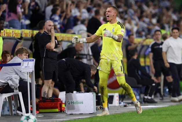 Goalkeeper Maximilian Braune of MSV Duisburg celebrates after scoring the 2-1 goal during the 3. Liga match between MSV Duisburg and TSV Havelse at Schauinsland Reisen Arena on September 15, 2026, in Duisburg, Germany. Photo by Oliver Kaelke, DeFodi Images. Goalkeeper Maximilian Braune of MSV Duisburg celebrates after his team’s second goal during the 3. Liga match between MSV Duisburg and TSV Havelse at Schauinsland Reisen Arena on September 15, 2026 in Duisburg, Germany. Photo by Oliver Kaelke, DeFodi Images. DFB and DFL regulations prohibit any use of photographs as image sequences and or quasi-video. Photo by Oliver Kaelke, DeFodi Images.
