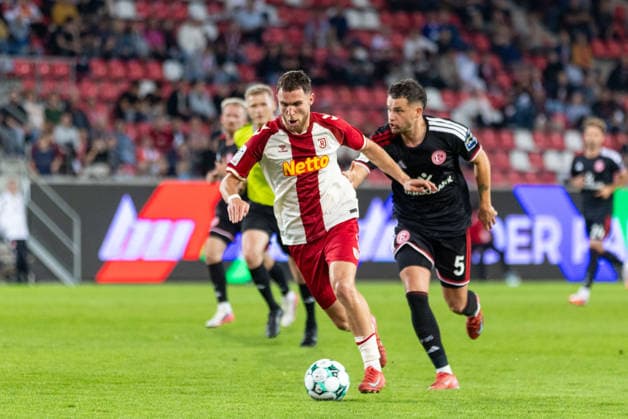 September 15, 2026, Soccer, GER, Season, 3rd Division, 2026–2027 Season, Matchday 6, SSV Jahn Regensburg vs. Fortuna Düsseldorf, Oscar Schönfelder, SSV Jahn Regensburg vs. Yassine Bouchama, Düsseldorf. DFL regulations prohibit any use of photographs as image sequences and or quasi-video.