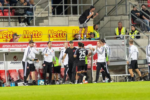 September 15, 2026, Soccer, GER, Season, 3rd Division, 2026–2027 Season, Matchday 6, SSV Jahn Regensburg vs. Fortuna Düsseldorf: Celebrations after Lukas Eixler’s 2–1 goal. Düsseldorf. DFL regulations prohibit any use of photographs as image sequences and or quasi-video.