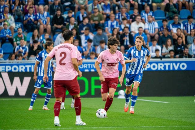 ESP LaLiga EA Sports: Deportivo Alavés vs. Valencia CF — Javi Guerra of Valencia CF during the LaLiga EA Sports match between Deportivo Alavés and Valencia CF, played at Mendizorroza Stadium in Vitoria-Gasteiz on September 15, 2026, in Spain. VITORIA, Spain — Soccer Copyright: xAgenciaxLOFx