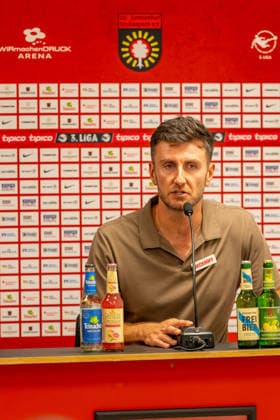3rd Division: SG Sonnenhof Großaspach vs. Sportclub Verl, September 15, 2026, Aspach, GERMANY September 15, 2026 Orest Shala, head coach of Sportclub Verl, during the post-match press conference following the game between SG Sonnenhof Großaspach and Sportclub Verl on Matchday 6 of the 3. Liga at the WIRmachenDRUCK Arena Copyright: xBEAUTIFULxSPORTS Steinx