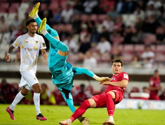 Stefan Bajic (TSV Alemannia Aachen, 23) collides with Thomas Kastanaras (FC Würzburger Kickers, 19, GER), FC Würzburger Kickers vs. TSV Alemannia Aachen, 3. Liga, Matchday 6, 2026–27 season, AKON Arena, Würzburg, September 15, 2026 Wuerzburger Kickers vs. Alemannia Aachen, 3rd Division, Matchday 6, 2026–27 season, September 15, 2026 Würzburg Copyright: xEibner-Pressefoto ScottxColemanx EP_SCN