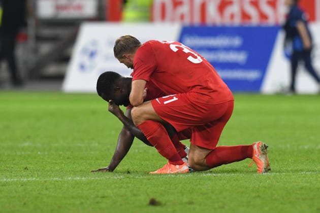 Dennis Duah (15) of TSV Havelse, who scored the own goal, lies on the ground, devastated. Jannik Oltrogge (31) of TSV Havelse comforts him. GER, MSV Duisburg vs. TSV Havelse 1912, Soccer, 3rd Division, Matchday 6, 2026–2027 season, September 15, 2026. DFL and DFB regulations prohibit any use of photographs as image sequences and or quasi-video. GER, MSV Duisburg vs. TSV Havelse 1912, Soccer, 3rd Division, Matchday 6, 2026–2027 Season, September 15, 2026, Duisburg Copyright: xEibner-Pressefoto ThomasxThienelx EP_TTL