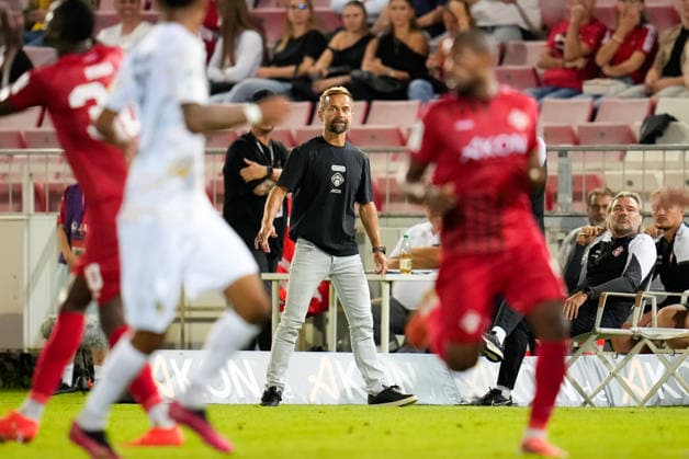 Michael Schiele, head coach of FC Würzburger Kickers, watches the game GER, FC Würzburger Kickers vs. TSV Alemannia Aachen, 3. Liga, Matchday 6, 2026–27 season, AKON Arena, Würzburg, September 15, 2026 Würzburg Kickers vs. Alemannia Aachen, 3. Liga, Matchday 6, 2026–27 season, September 15, 2026, Würzburg Copyright: xEibner-Pressefoto ScottxColemanx EP_SCN