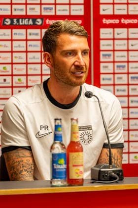 3rd Division: SG Sonnenhof Großaspach vs. Sportclub Verl, September 15, 2026, Aspach, GERMANY September 15, 2026 Pascal Reinhardt, head coach of SG Sonnenhof Großaspach, during the post-match press conference following the game between SG Sonnenhof Großaspach and Sportclub Verl on Matchday 6 of the 3. Liga at the WIRmachenDRUCK Arena Copyright: xBEAUTIFULxSPORTS Steinx