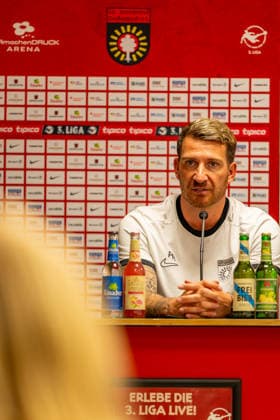 3rd Division: SG Sonnenhof Großaspach vs. Sportclub Verl, September 15, 2026, Aspach, GERMANY September 15, 2026 Pascal Reinhardt, head coach of SG Sonnenhof Großaspach, during the post-match press conference following the game between SG Sonnenhof Großaspach and Sportclub Verl on Matchday 6 of the 3. Liga at the WIRmachenDRUCK Arena Copyright: xBEAUTIFULxSPORTS Steinx