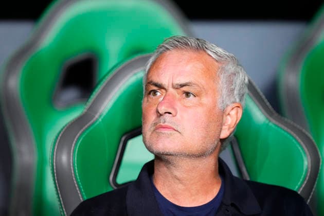 Elche CF v Real Madrid - LaLiga EA Sports 2026 27 Jose Mourinho head coach of Real Madrid sitting on the bench during the LaLiga EA Sports 2026 27 match between Elche CF and Real Madrid at Estadio Manuel Martinez Valero on September 15, 2026 in Elche, Spain. Elche Alicante Spain  Copyright: xJosexBretonx originalFilename:bretonhernandez-elchecfv260915_nptdc.jpg