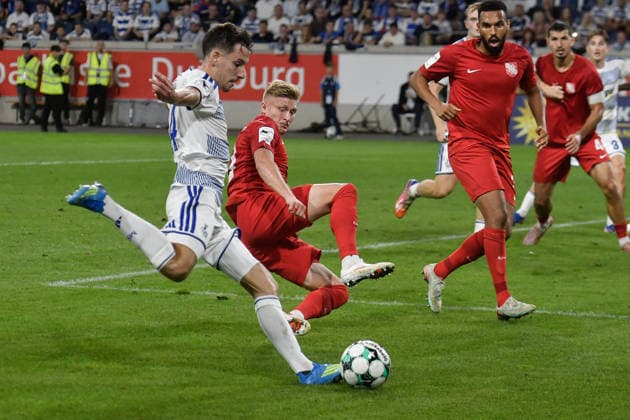 From left in a one-on-one: Conor Noß (Noss), Duisburg 14; Kevin Schumacher, Havelse 10; 15; 09; 2026 ¢ Soccer ¢ MSV Duisburg vs. TSV Havelse, Schauinsland Reisen Arena, Duisburg, DFB and DFL regulations prohibit any use of photographs as image sequences and or quasi-video. NRW, Germany Copyright: xpepphotox xSaschaxWeizx pep00321, pep_20260915_hm