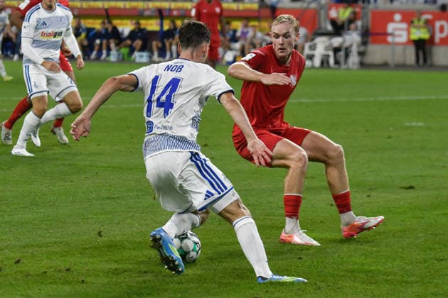 From left: Conor Noß (Duisburg 14) and Johann Berger (Havelse 8) in a one-on-one duel, September 9, 2026 ¢ Soccer ¢ MSV Duisburg vs. TSV Havelse, Schauinsland Reisen Arena, Duisburg, DFB and DFL regulations prohibit any use of photographs as image sequences and or quasi-video. NRW, Germany Copyright: xpepphotox xSaschaxWeizx pep00321, pep_20260915_hm