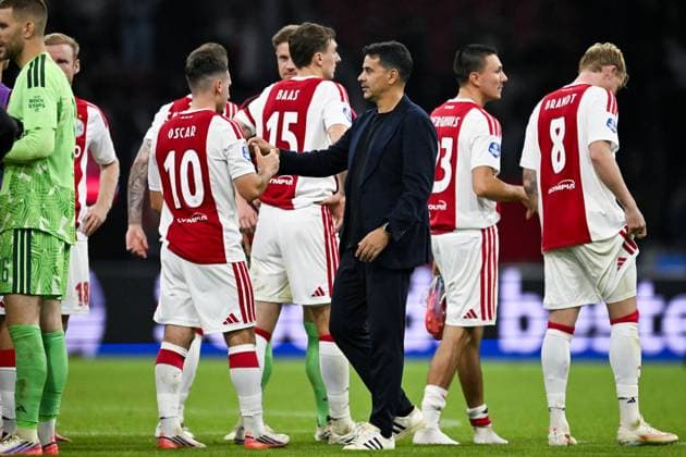 AMSTERDAM - (lr) Oscar Gloukh of Ajax, Ajax coach Michel Sanchez after the Dutch Eredivisie match between Ajax and Willem II at the Johan Cruijff ArenA on September 15, 2026 in Amsterdam, the Netherlands. OLAF KRAAK ANP Eredivisie 2026 27 xVIxANPxSportx xxANPxIVx 568741719 originalFilename: 568741719.jpg
