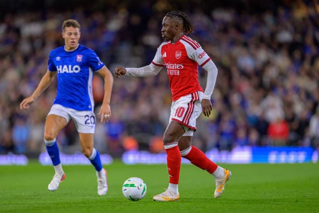 IPSWICH, ENGLAND SEPTEMBER 15 - Eberechi Eze of Arsenal on the ball during the Carabao Cup game between Ipswich Town and Arsenal at Portman Road on September 15, 2026 in Ipswich, England. (Photo by Keeran Marquis Sports Press Photo)  Copyright: xKeeranxMarquis SPPx Sportspressphoto_SPR231616
