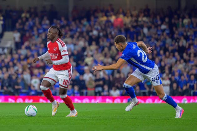 IPSWICH, ENGLAND SEPTEMBER 15 - Eberechi Eze of Arsenal on the ball during the Carabao Cup game between Ipswich Town and Arsenal at Portman Road on September 15, 2026 in Ipswich, England. (Photo by Keeran Marquis Sports Press Photo)  Copyright: xKeeranxMarquis SPPx Sportspressphoto_SPR231621