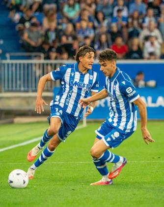 ESP LaLiga EA Sports: Deportivo Alavés vs. Valencia CF — Nahuel Tenaglia of Alavés during the LaLiga EA Sports match between Deportivo Alavés and Valencia CF, played at Mendizorroza Stadium in Vitoria-Gasteiz on September 15, 2026, in Spain. VITORIA, Spain — Soccer Copyright: xAgenciaxLOFx