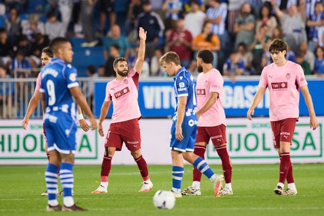 September 15, 2026, Vitoria, Alava, Spain: Luis Rioja of Valencia CF celebrates after scoring the team s first goal during the LaLiga EA Sports match between Deportivo Alaves and Valencia CF at Mendizorrotza on September 15, 2026, in Vitoria, Spain. Vitoria Spain - ZUMAa181 20260915_zaa_a181_245 Copyright: xRicardoxLarreinax