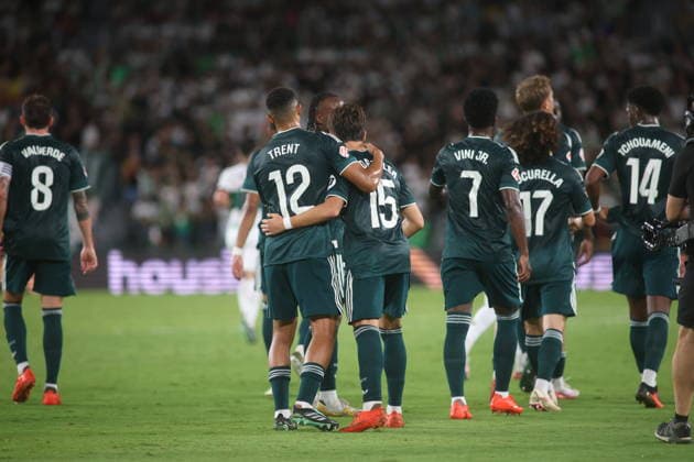 ESP LaLiga EA Sports Elche CF vs. Real Madrid: Real Madrid players celebrate a goal during the LaLiga EA Sports match between Elche CF and Real Madrid, played at Martinez Valero Stadium in Elche on September 15, 2026, in Spain. Spanish Soccer Copyright: xAgenciaxLOFx