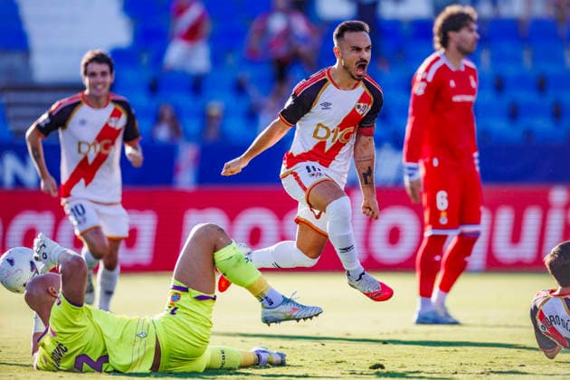 Rayo Vallecano vs RCD Espanyol - LaLiga EA Sports - 15 09 2026 Alvaro Garcia of Rayo Vallecano celebrates his goal during the LaLiga EA Sports match between Rayo Vallecano and RCD Espanyol at Onetime Butarque Stadium on September 15, 2026 in Madrid, Spain. Madrid Spain Copyright: xMarinaxFrutos PGSxPhotoxAgencyx