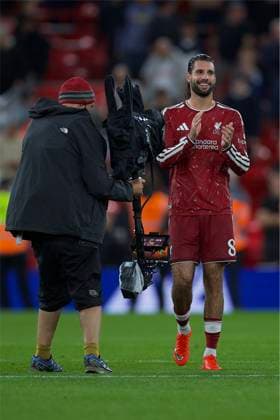 RECORD DATE NOT STATED Football - Football League Cup - 3rd Round - Liverpool FC v Tottenham Hotspur FC LIVERPOOL, ENGLAND - Tuesday, September 15, 2026: Liverpool s goalscorer Dominik Szoboszlai applauds the supporters after the Football League Cup 3rd Round match between Liverpool FC and Tottenham Hotspur FC at Anfield. The game ended 3-1 with Liverpool progressing the 4th Round. (Photo by David Rawcliffe Propaganda) LIVERPOOL Anfield MERSEYSIDE ENGLAND  Copyright: xDavidxRawcliffex 2026-09-15-Liverpool_v_Tottenham-110