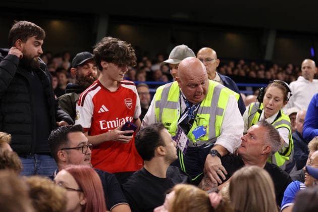 Ipswich Town gegen Arsenal, 15. September 2026, Ipswich, Carabao Cup, 3. Runde: Ipswich Town gegen Arsenal. Arsenal-Fans im Heimfanblock im Portman Road-Stadion. Foto: Jacques Feeney, Offside, Ipswich, Großbritannien  Copyright: xJacquesxFeeneyx xOffsidexOffside