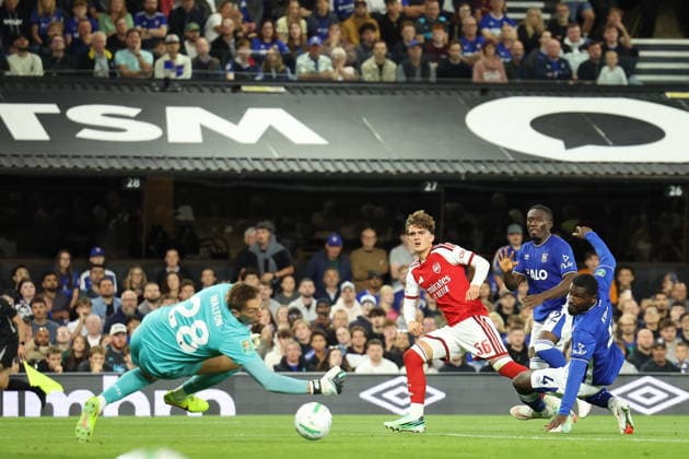 Ipswich Town v Arsenal, Carabao Cup Max Dowman of Arsenal scores the third goal for his side during the Ipswich Town v Arsenal Carabao Cup 3rd Round match at Portman Road, Ipswich, England on 15 September 2026 Credit: Tiego Grenho Every Second Media Editorial use only. All images are copyright Every Second Media Limited. No images may be reproduced without prior permission. All rights reserved. Premier League and Football League images are subject to licensing agreements with Football DataCo Limited. see https: www.football-dataco.com Copyright: xIMAGO EveryxSecondxMediax ESM-2165-0076 TiegoxGrenhox xEveryxSecondxMediax