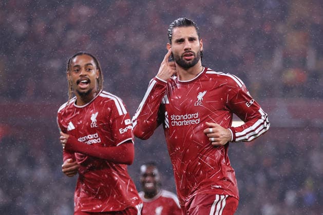 Fußball: Carabao Cup, 3. Runde – Liverpool gegen Tottenham Hotspur, 15. September 2026 Carabao Cup, 3. Runde – Liverpool gegen Tottenham Hotspur Dominik Szoboszlai (Liverpool, rechts) feiert gemeinsam mit Bradley Barcola (Liverpool) nach dem dritten Tor. Foto: Simon Stacpoole Abseits Liverpool, Großbritannien  Copyright: xSimonxStacpoolexOffside