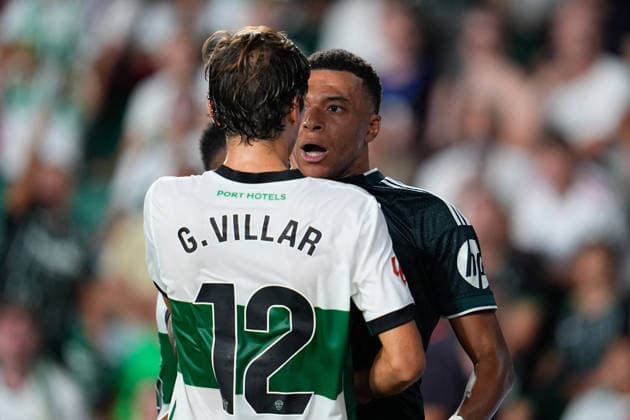 September 15, 2026, Elche, Elche, Spain: Kylian Mbappe of Real Madrid CF and Gonzalo Villar of Elche CF exchange words during the Spanish League, LaLiga EA Sports, football match played between Elche CF and Real Madrid CF at Estadio Manuel Martinez Valero on September 15, 2026, in Elche, Spain. Elche CF V Real Madrid CF - LaLiga EA Sports  - ZUMAa181 20260915_zaa_a181_405 Copyright: xDennisxAgyemanx